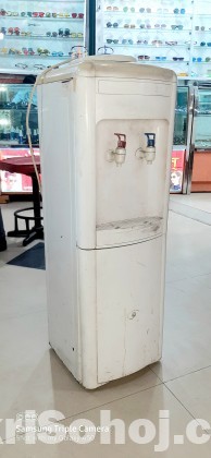 Water cooling dispenser
